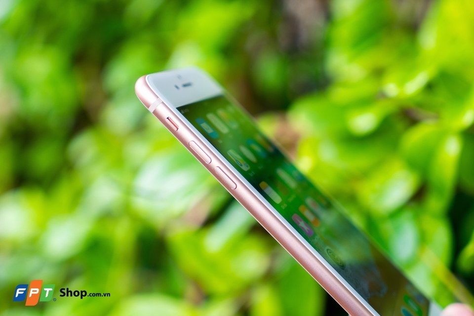 Cùng FPT Shop trên tay iPhone 8 Plus màu Gold (Ảnh 10)
