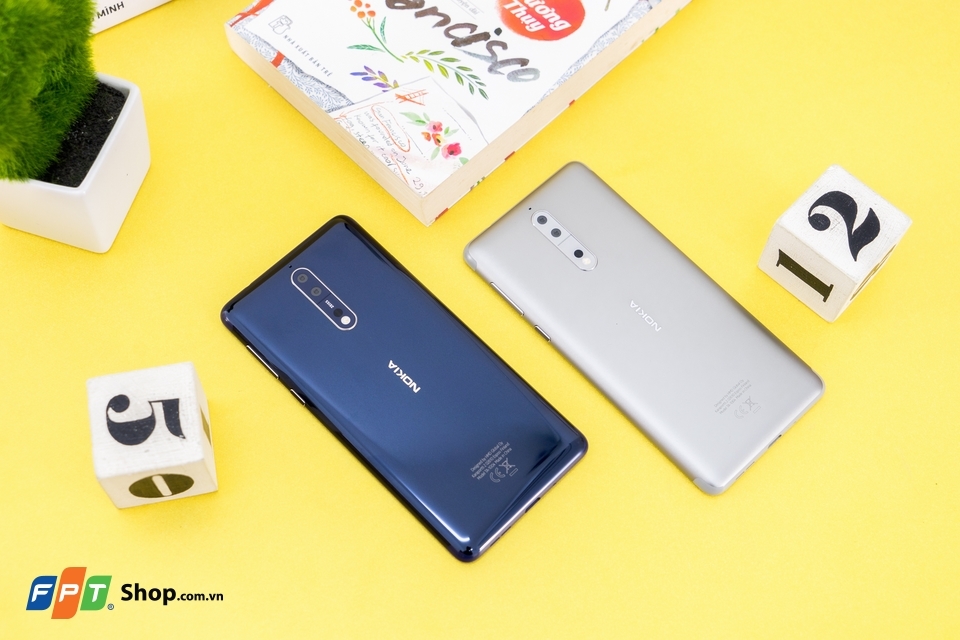 Hai phiên bản màu sắc của Nokia 8 (Ảnh 3) Hai phiên bản màu sắc của Nokia 8 (Ảnh 3)