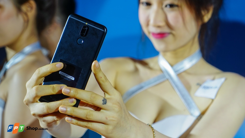 Trên tay nhanh Huawei Nova 2i: 4 Camera xóa phông (Ảnh 9) Trên tay nhanh Huawei Nova 2i: 4 Camera xóa phông (Ảnh 9)