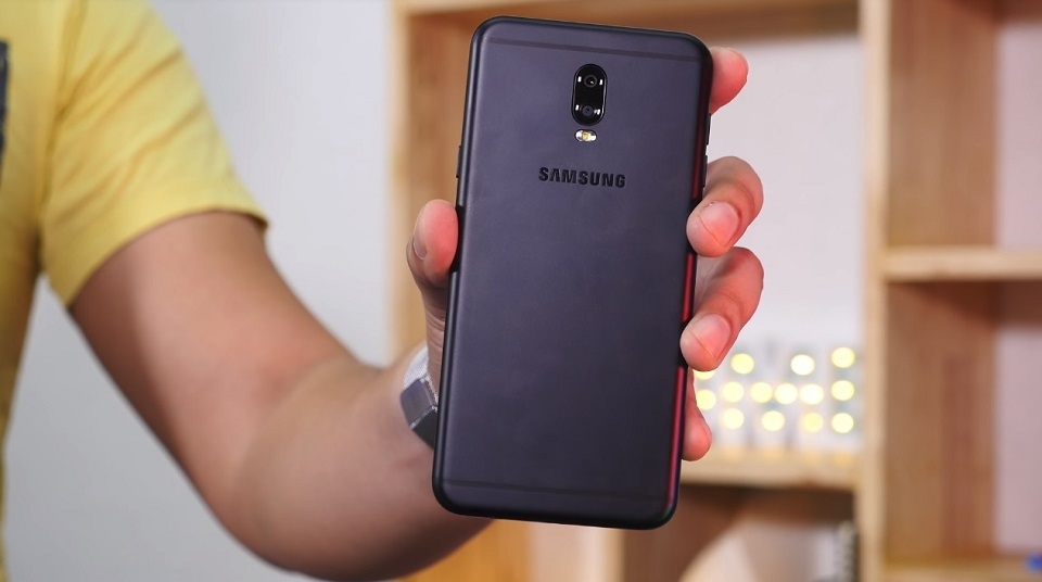 Chất liệu trong thiết kế smartphone trung cấp (Ảnh 3)