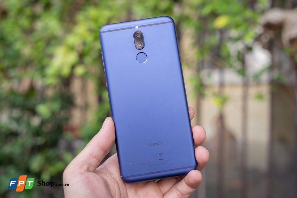 Mở bán Huawei Nova 2i phiên bản Aurora Blue