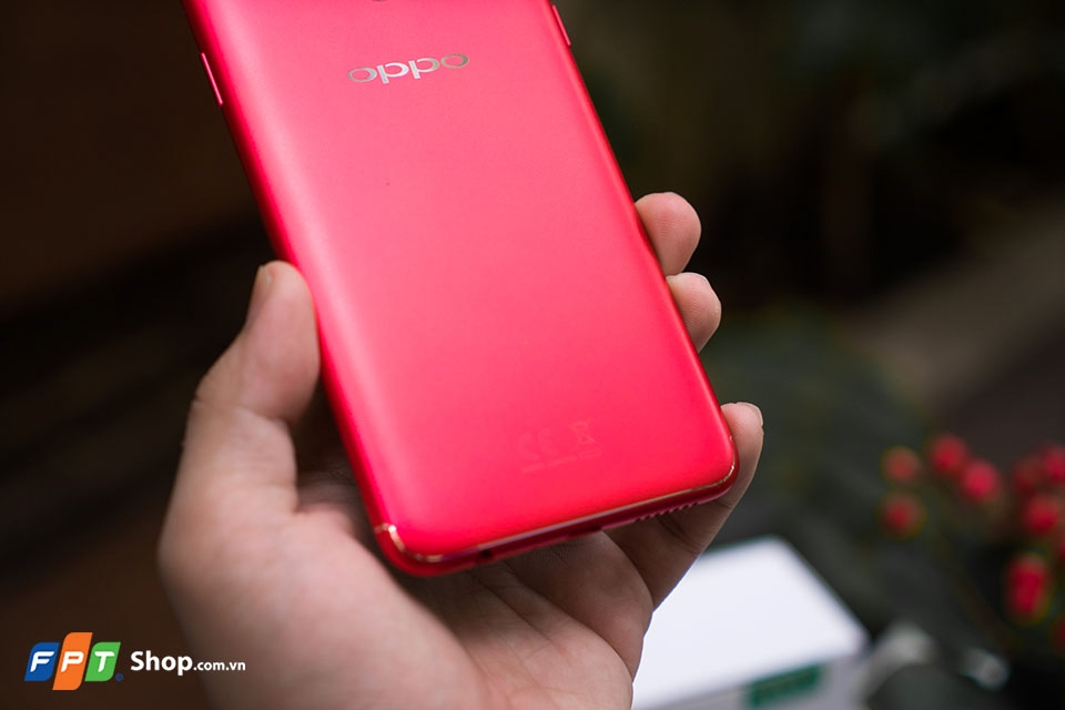 Mở hộp OPPO F5 Red bản 4GB RAM (Ành 14)
