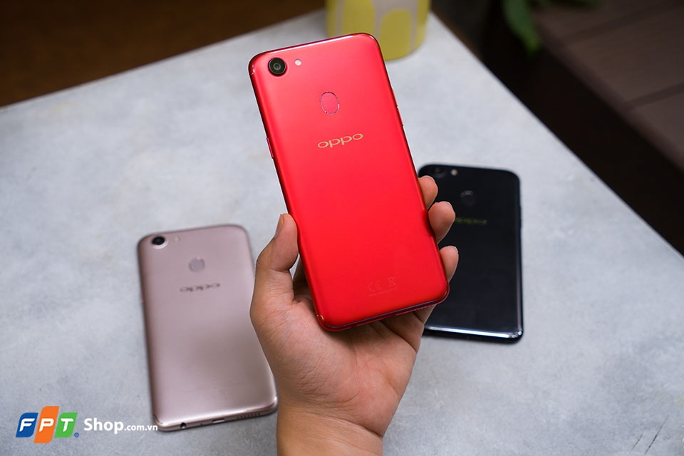 Mở hộp OPPO F5 Red bản 4GB RAM (Ành 21)