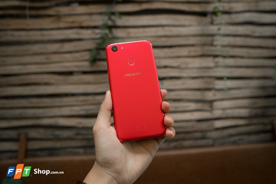 Mở hộp OPPO F5 Red bản 4GB RAM