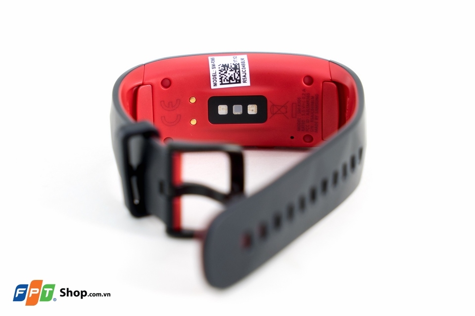 Trên tay Samsung Gear Fit 2 Pro: Thiết kế đẹp (Ảnh 3)