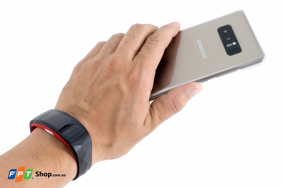 Trên tay Samsung Gear Fit 2 Pro: Thiết kế đẹp (Ảnh 10)