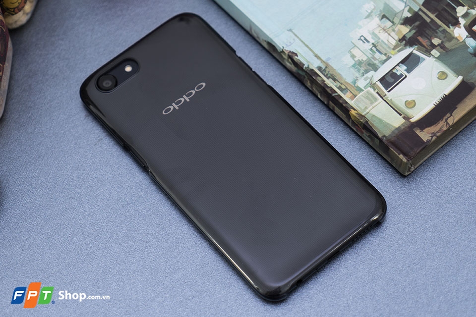 Mở hộp OPPO A83: Thiết kế nguyên khối, FullView (Ảnh 10) Mở hộp OPPO A83: Thiết kế nguyên khối, FullView (Ảnh 10)