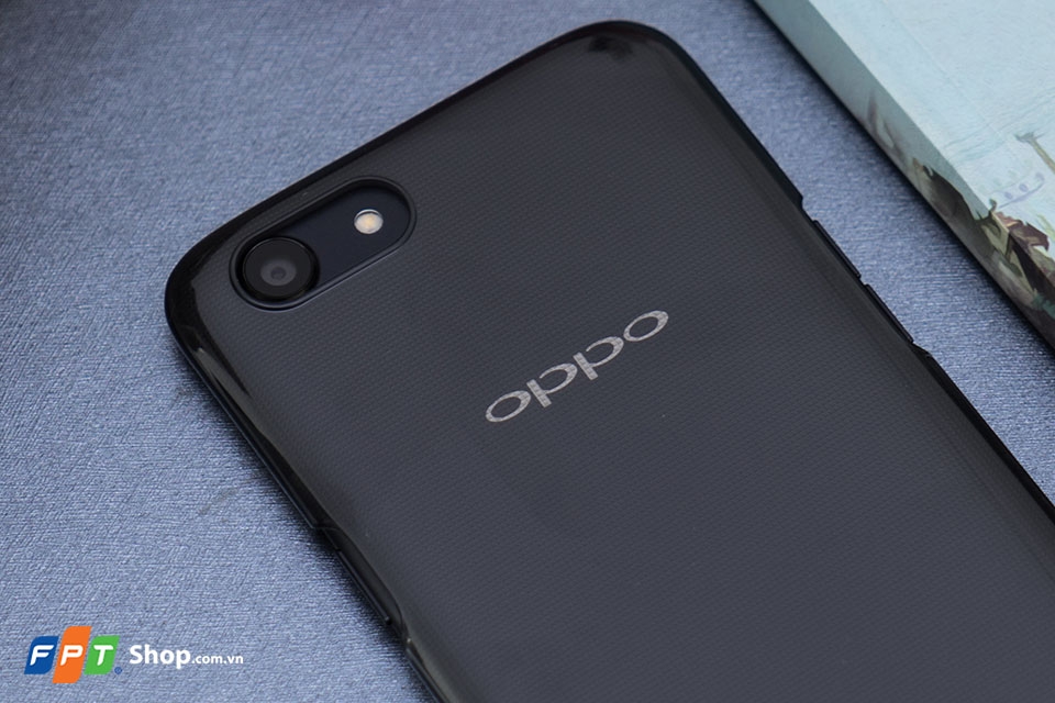 Mở hộp OPPO A83: Thiết kế nguyên khối, FullView (Ảnh 2) Mở hộp OPPO A83: Thiết kế nguyên khối, FullView (Ảnh 2)