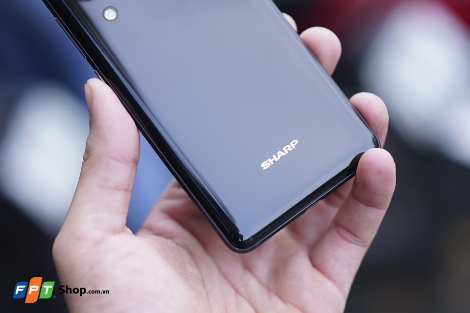 Vì sao nên lựa chọn Sharp Aquos S2? (Ảnh 3)