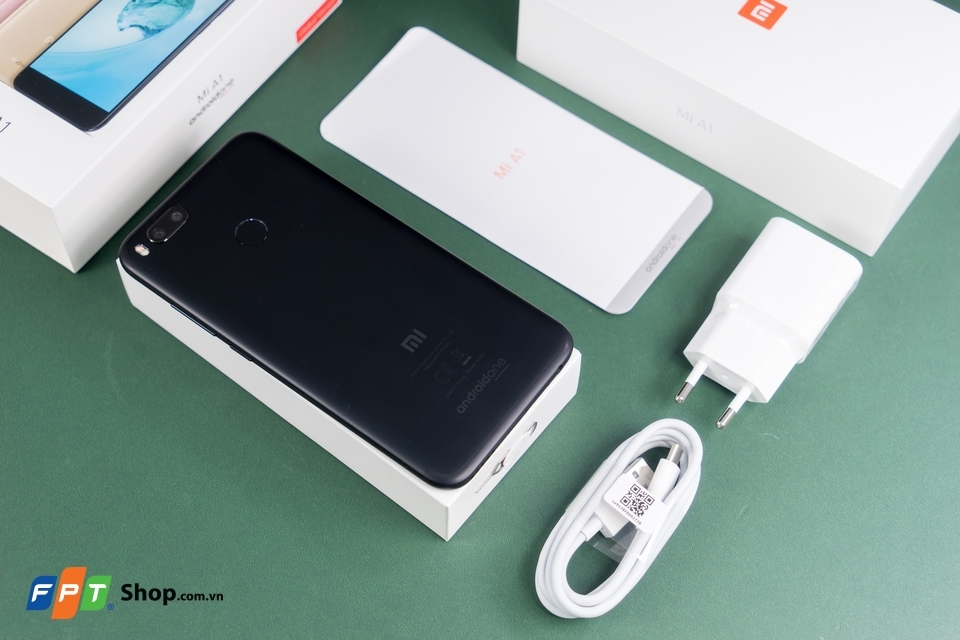 Mở hộp Xiaomi Mi A1: Dual camera 12MP, chỉ 6 triệu (Ảnh 1) Mở hộp Xiaomi Mi A1: Dual camera 12MP, chỉ 6 triệu (Ảnh 1)