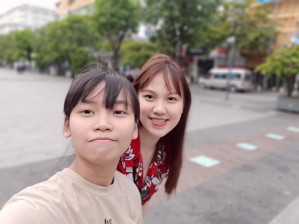 Đánh giá Samsung Galaxy A8 2018 (Ảnh 8)