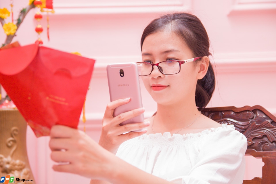Galaxy J7 Pro hồng nữ tính, chiếc smartphone hấp dẫn (Ảnh 10)