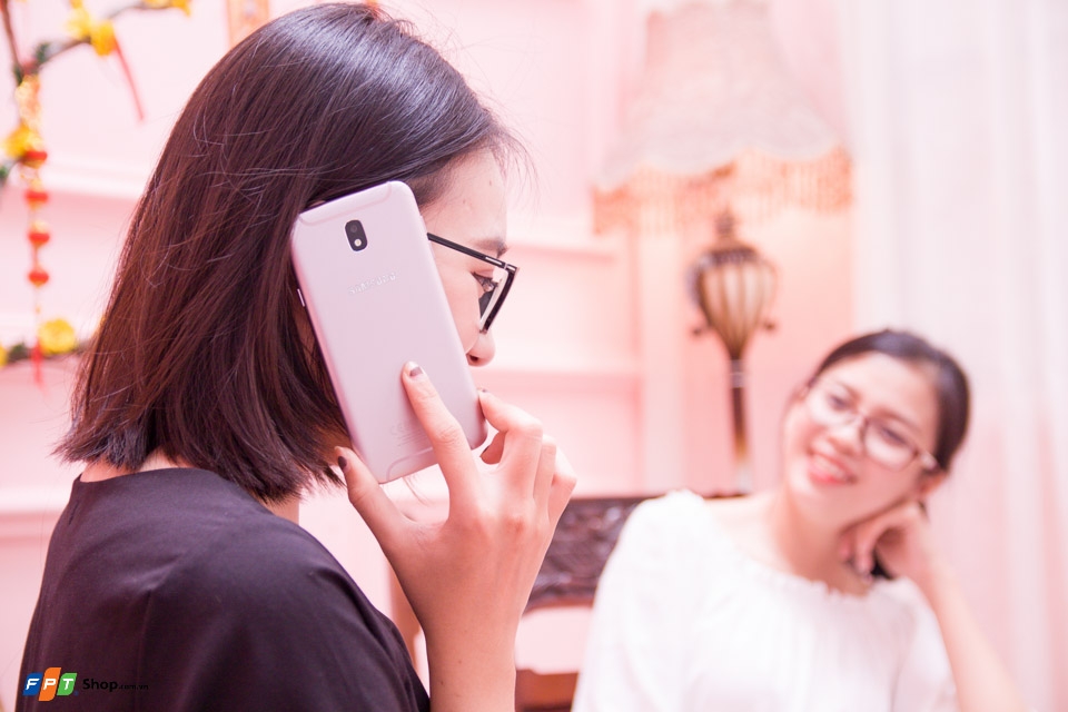 Galaxy J7 Pro hồng nữ tính, chiếc smartphone hấp dẫn (Ảnh 9) Galaxy J7 Pro hồng nữ tính, chiếc smartphone hấp dẫn (Ảnh 9)
