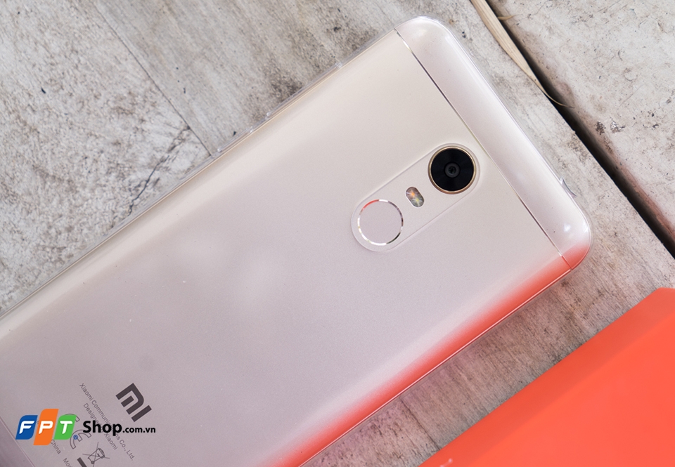 Trên tay smartphone giá rẻ Xiaomi Redmi 5 Plus (Ảnh 5) Trên tay smartphone giá rẻ Xiaomi Redmi 5 Plus (Ảnh 5)