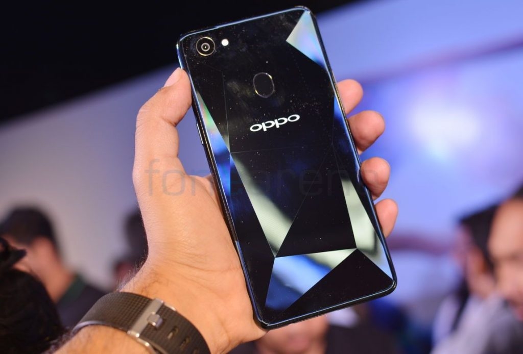 Cận cảnh OPPO F7, smartphone tai thỏ mới của OPPO (Ảnh 4) Cận cảnh OPPO F7, smartphone tai thỏ mới của OPPO (Ảnh 4)