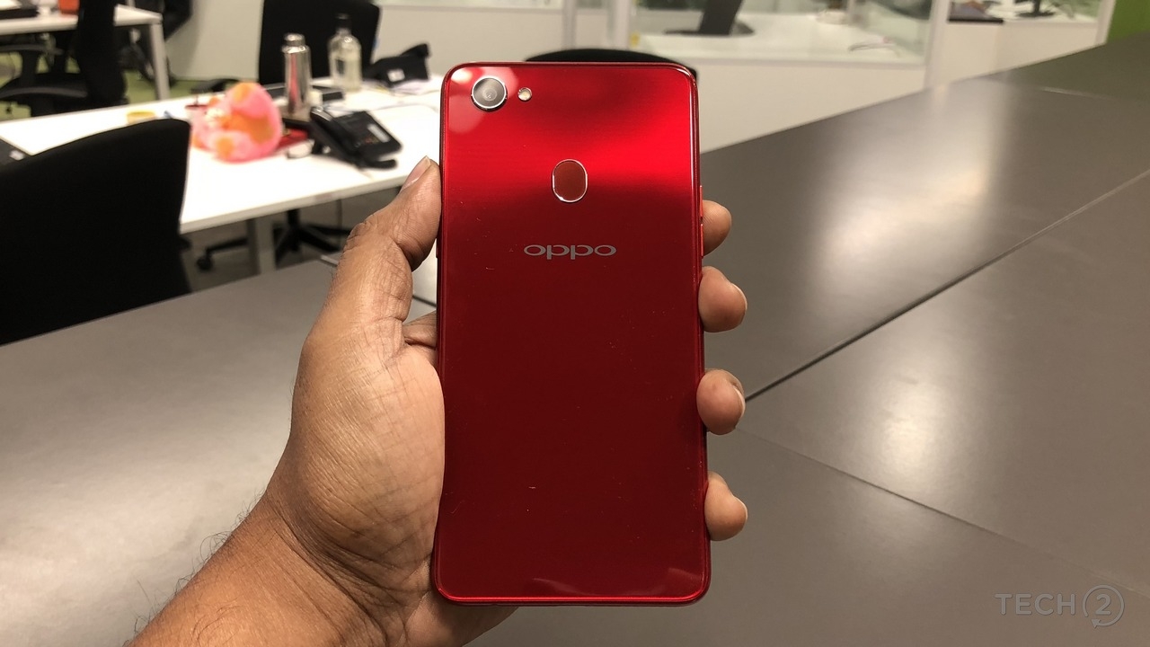 Cận cảnh OPPO F7, smartphone tai thỏ mới của OPPO (Ảnh 2) Cận cảnh OPPO F7, smartphone tai thỏ mới của OPPO (Ảnh 2)