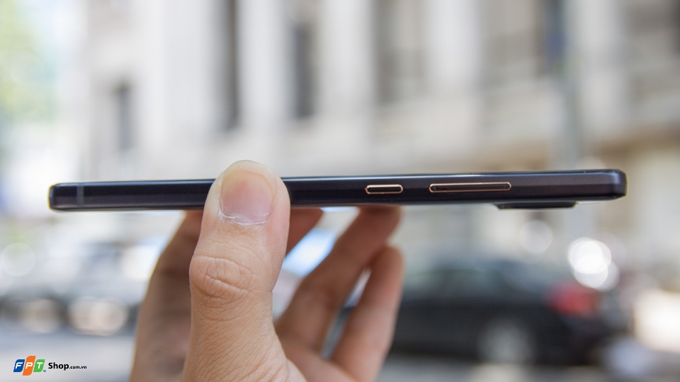 Trên tay Sharp Aquos S3 smartphone tai thỏ của Sharp (Ảnh 7) Trên tay Sharp Aquos S3 smartphone tai thỏ của Sharp (Ảnh 7)