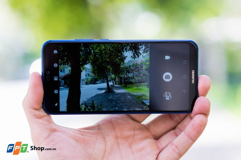 Trên tay Huawei Nova 3e phiên bản màu Klein Blue (Ảnh 11)