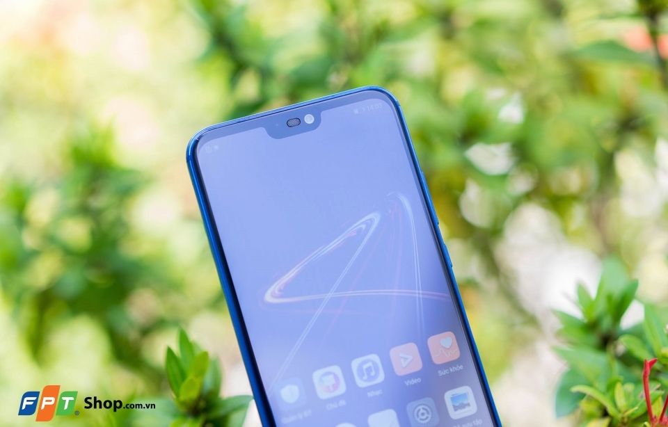 Trên tay Huawei Nova 3e phiên bản màu Klein Blue (Ảnh 6)