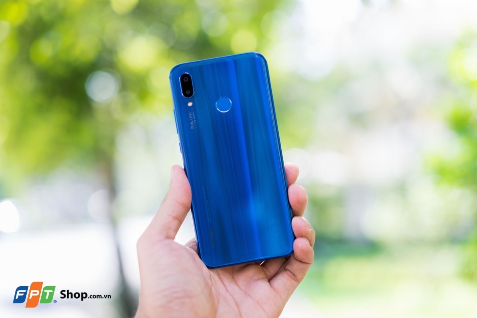 Trên tay Huawei Nova 3e phiên bản màu Klein Blue (Ảnh 7)