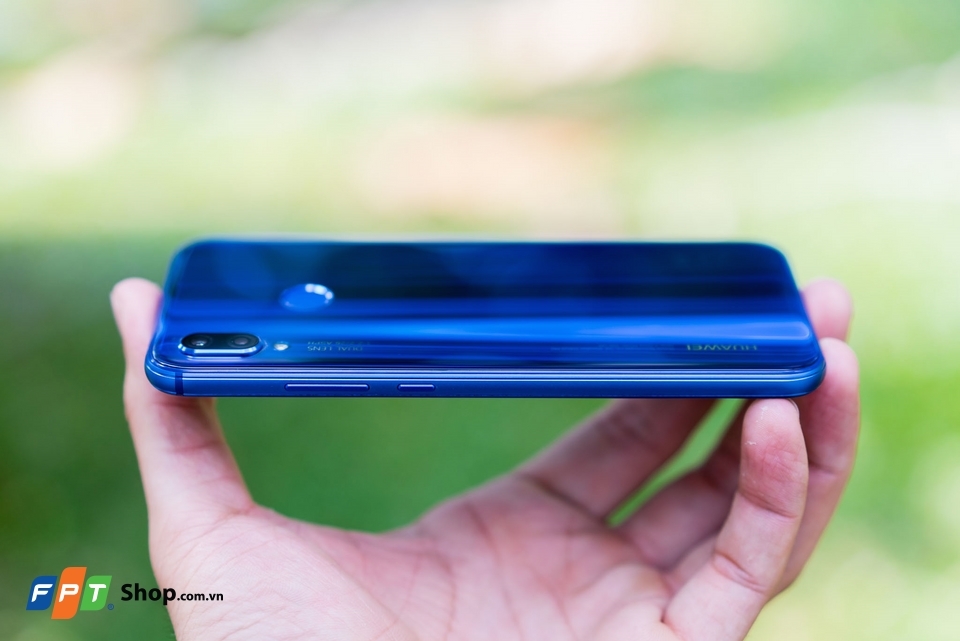 Trên tay Huawei Nova 3e phiên bản màu Klein Blue (Ảnh 9)
