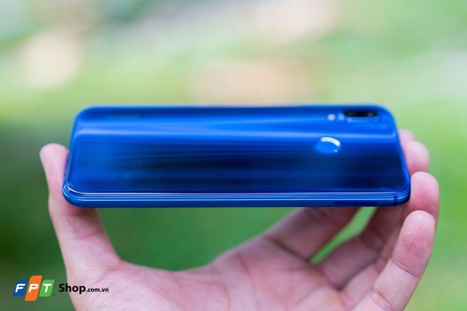 Trên tay Huawei Nova 3e phiên bản màu Klein Blue (Ảnh 10)