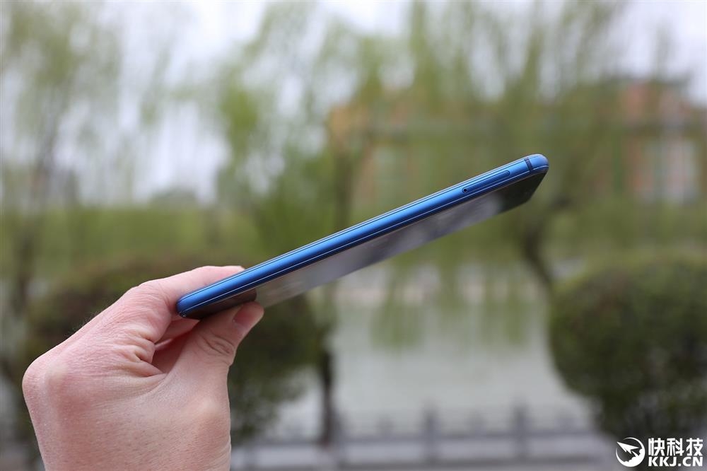 Trên tay Huawei Nova 3e, màn hình FullView tai thỏ (Ảnh 12)