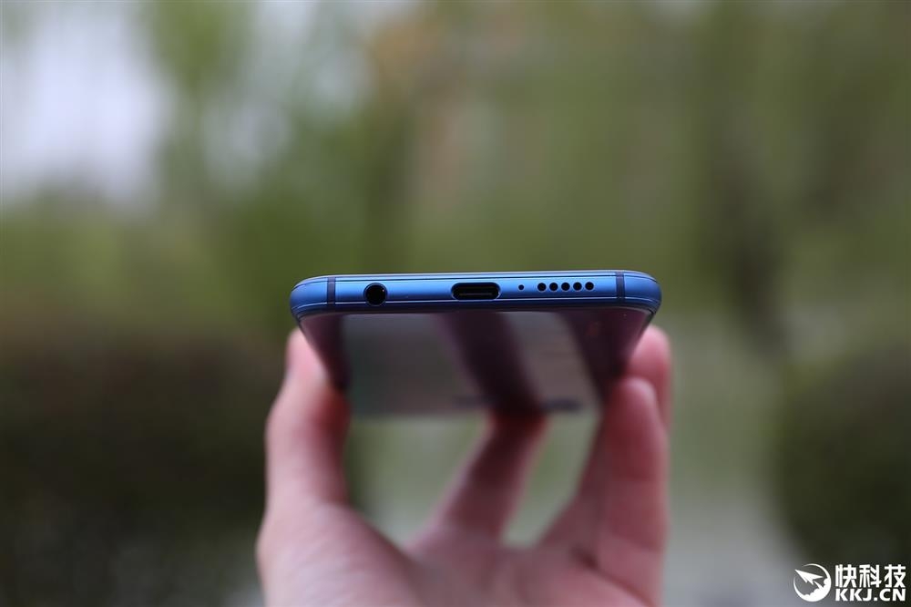 Trên tay Huawei Nova 3e, màn hình FullView tai thỏ (Ảnh 5)