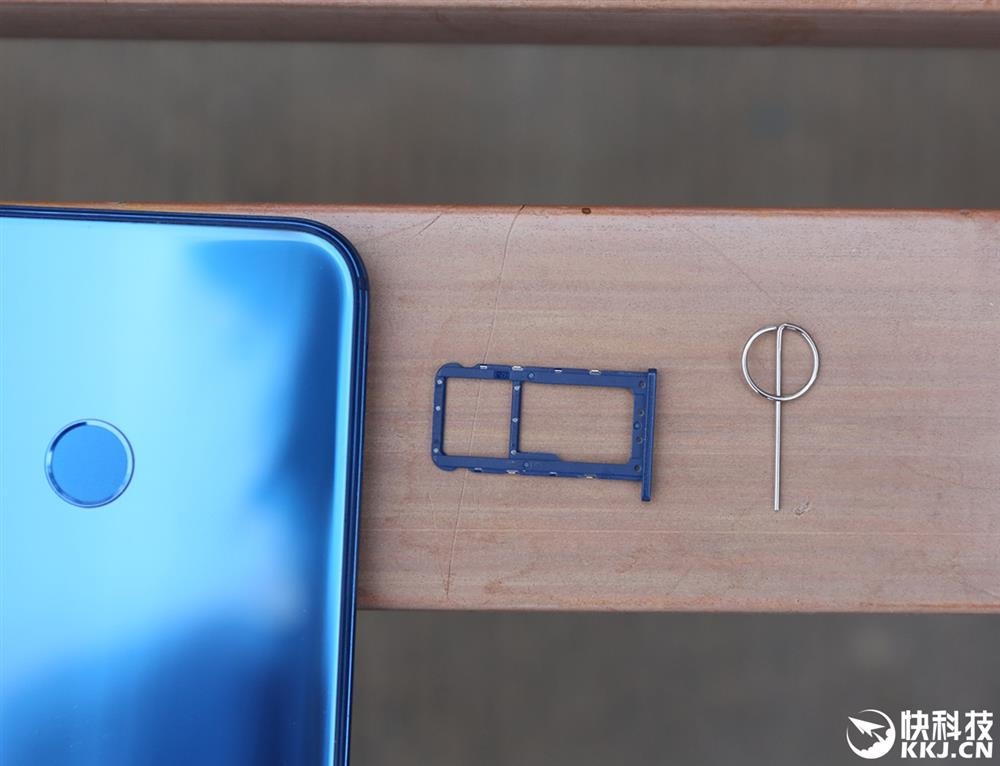 Trên tay Huawei Nova 3e, màn hình FullView tai thỏ (Ảnh 14)