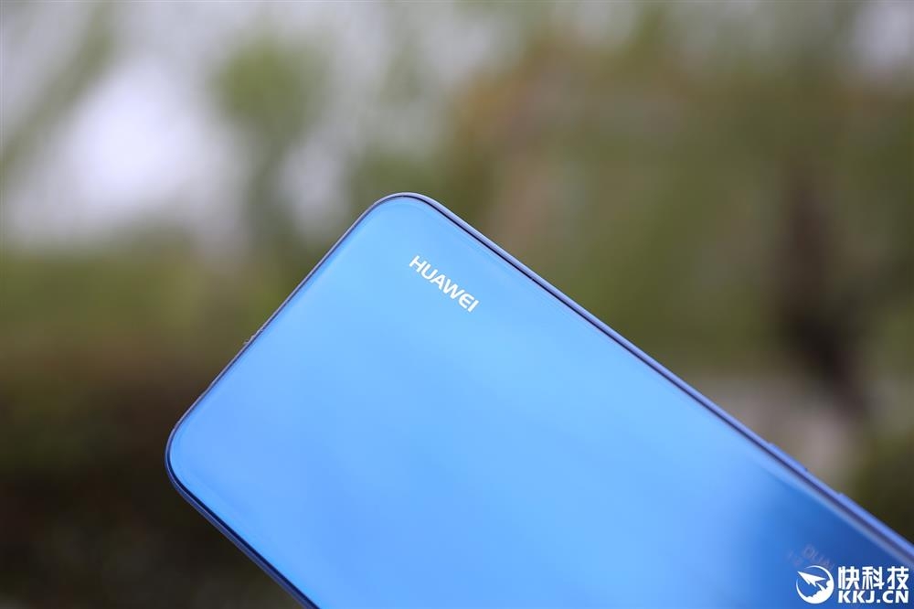 Trên tay Huawei Nova 3e, màn hình FullView tai thỏ (Ảnh 11)