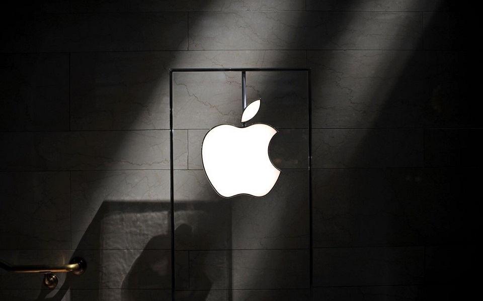 Apple Apple