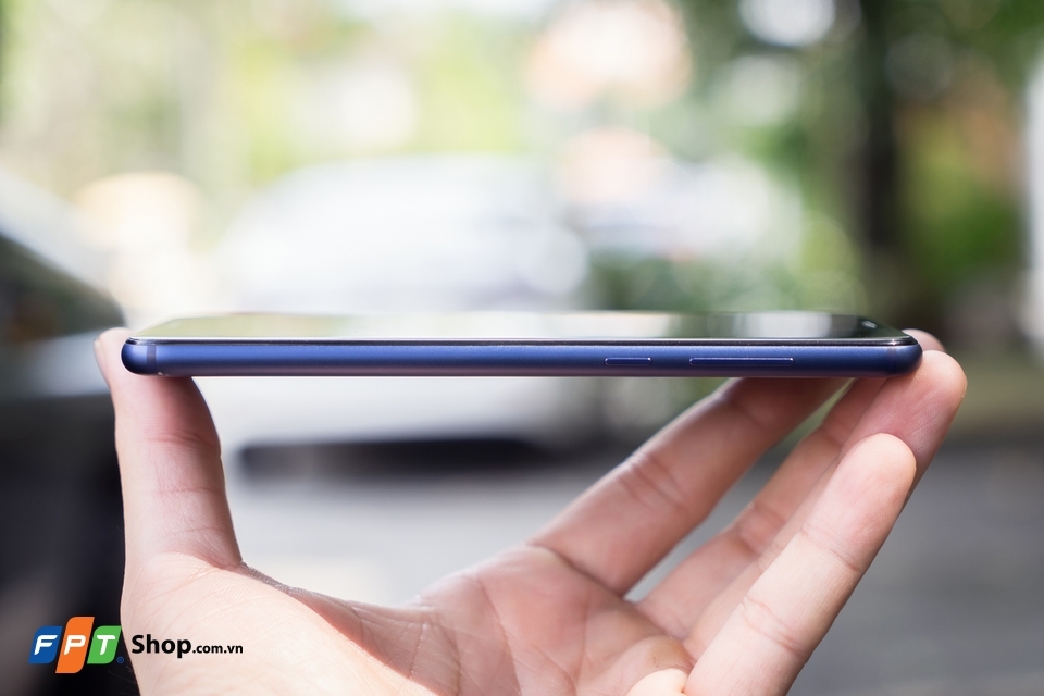 Trên tay nhanh Huawei Nova 2i phiên bản Aurora Blue (Ảnh 9)