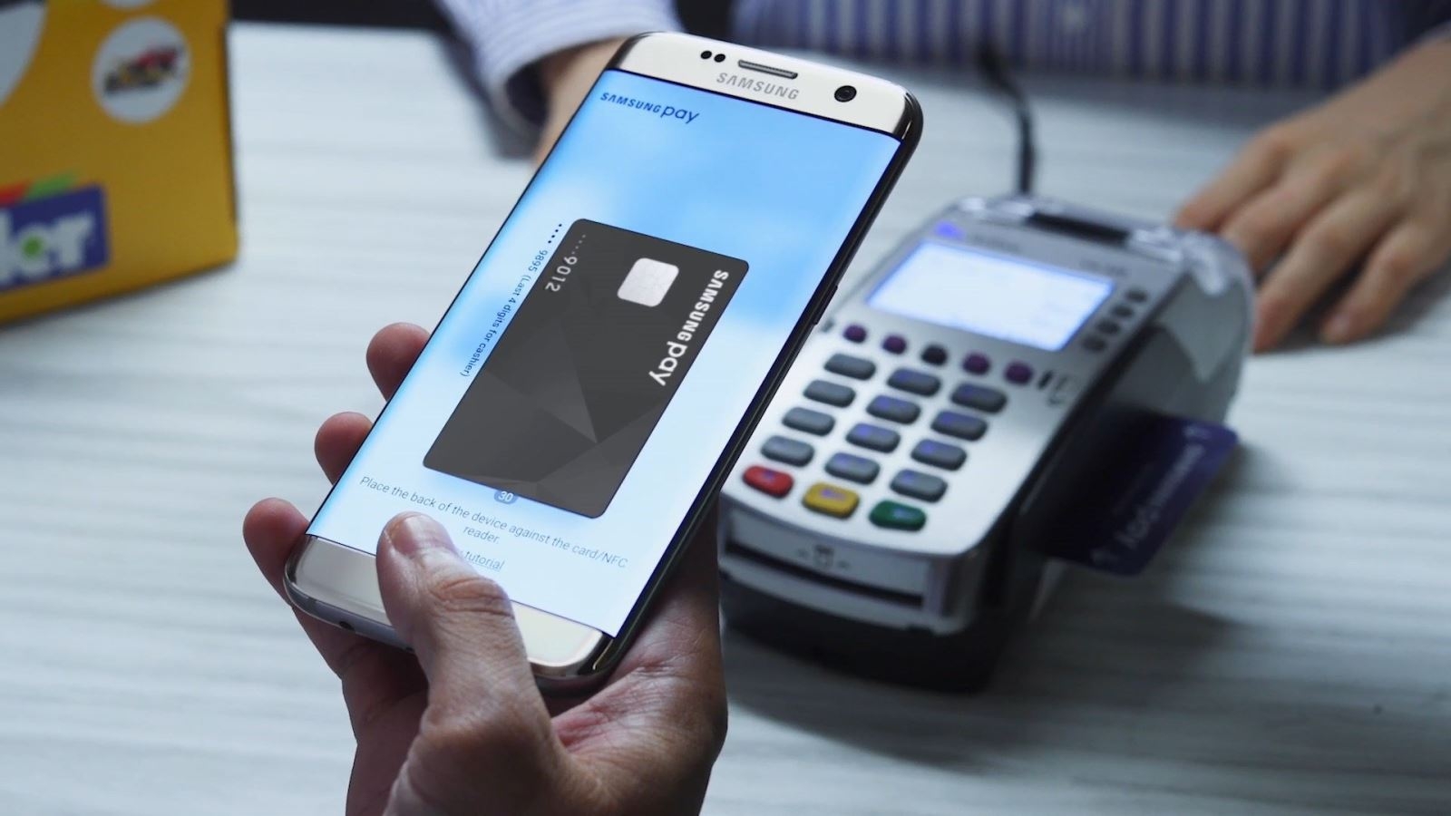 Khởi động Samsung Pay băng cảm biến vân tay