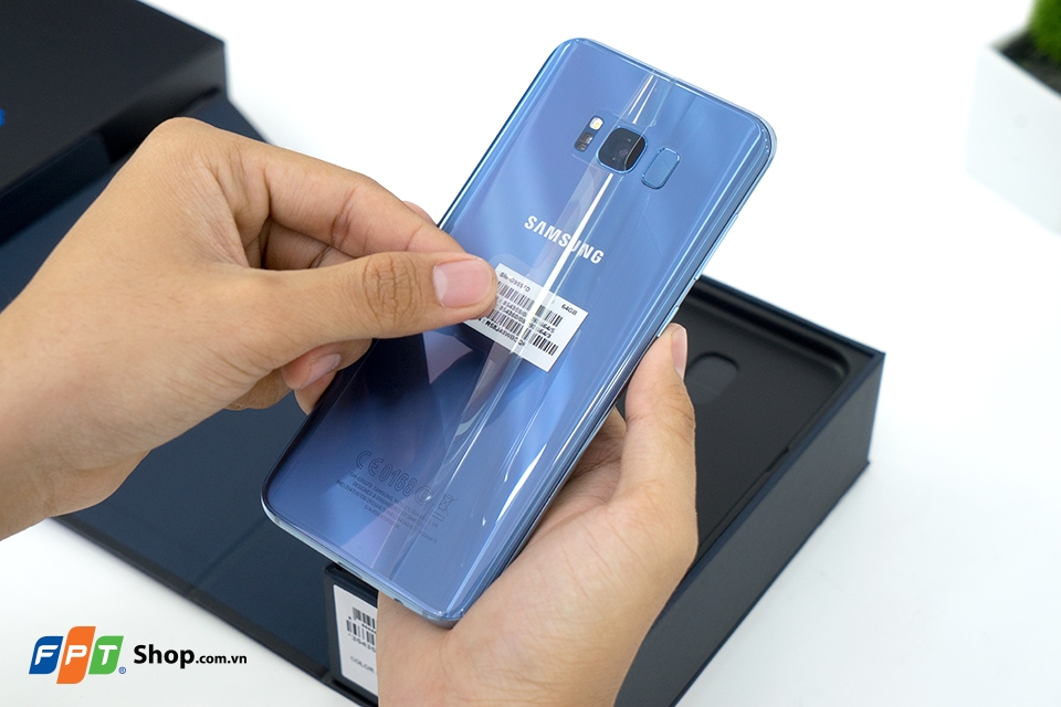 Đập hộp, trên tay Samsung Galaxy S8 Plus Blue Coral (Ảnh 3)