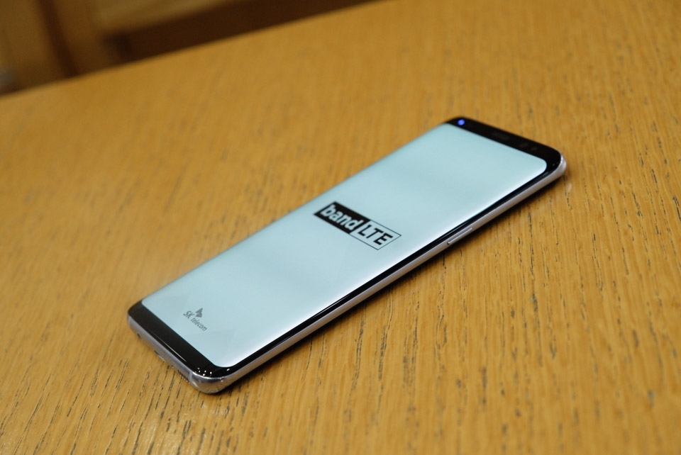 Mở hộp Samsung Galaxy S8 (Ảnh 5) Mở hộp Samsung Galaxy S8 (Ảnh 5)
