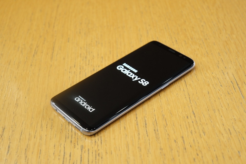 Mở hộp Samsung Galaxy S8 (Ảnh 1) Mở hộp Samsung Galaxy S8 (Ảnh 1)