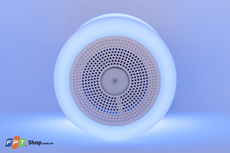 Trên tay loa bluetooth, đổi màu Magic Lighting 5S (Ảnh 2)