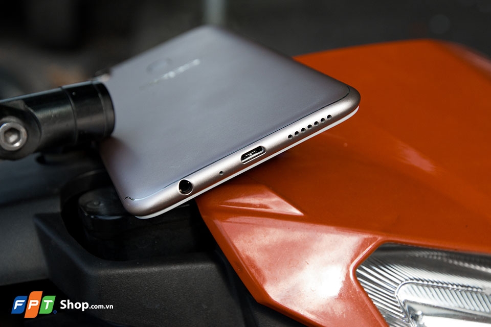 Cùng FPTShop chiêm ngưỡng hình ảnh trên tay OPPO F5 (Ảnh 14)