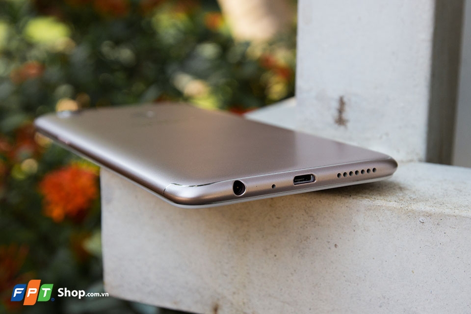 Cùng FPTShop chiêm ngưỡng hình ảnh trên tay OPPO F5 (Ảnh 15)