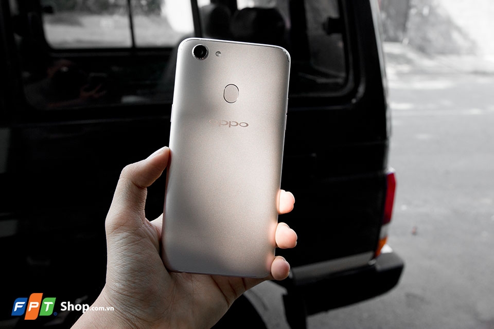 Cùng FPTShop chiêm ngưỡng hình ảnh trên tay OPPO F5 (Ảnh 10)