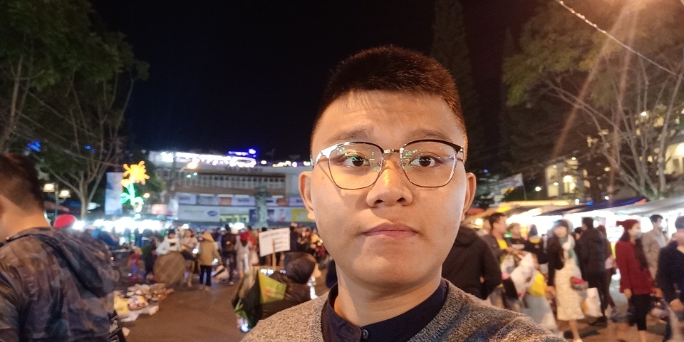 Cùng FPTShop chiêm ngưỡng hình ảnh trên tay OPPO F5 (Ảnh 5)