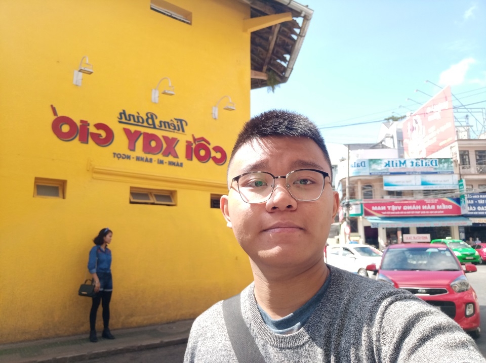 Cùng FPTShop chiêm ngưỡng hình ảnh trên tay OPPO F5 (Ảnh 4)