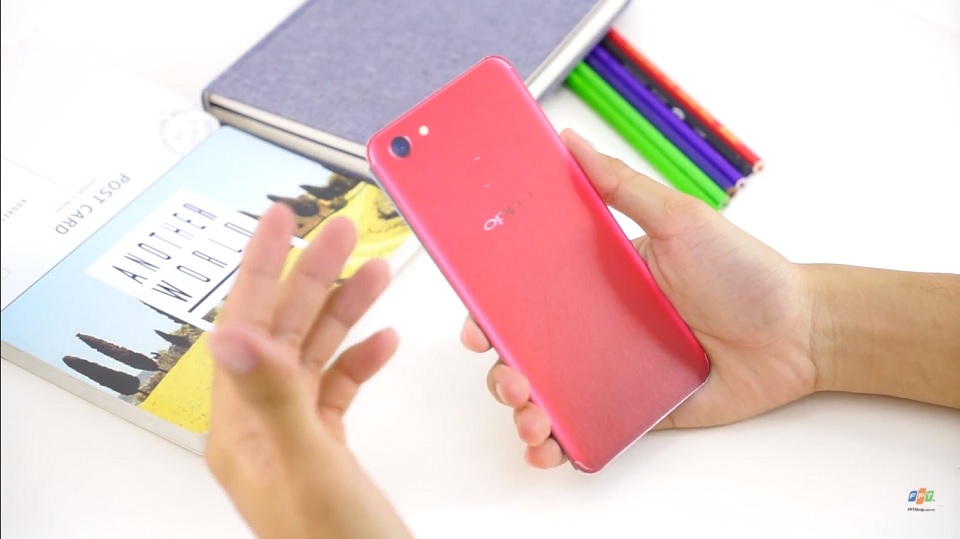 Trên tay nhanh tấm thiệt mời sự kiện ra mắt OPPO F5 (Ảnh 1)
