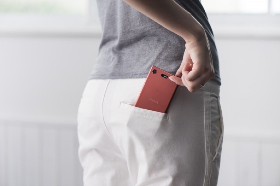 Bộ quà tặng khi đặt mua Xperia XZ1 tại FPT Shop (Ảnh 1)