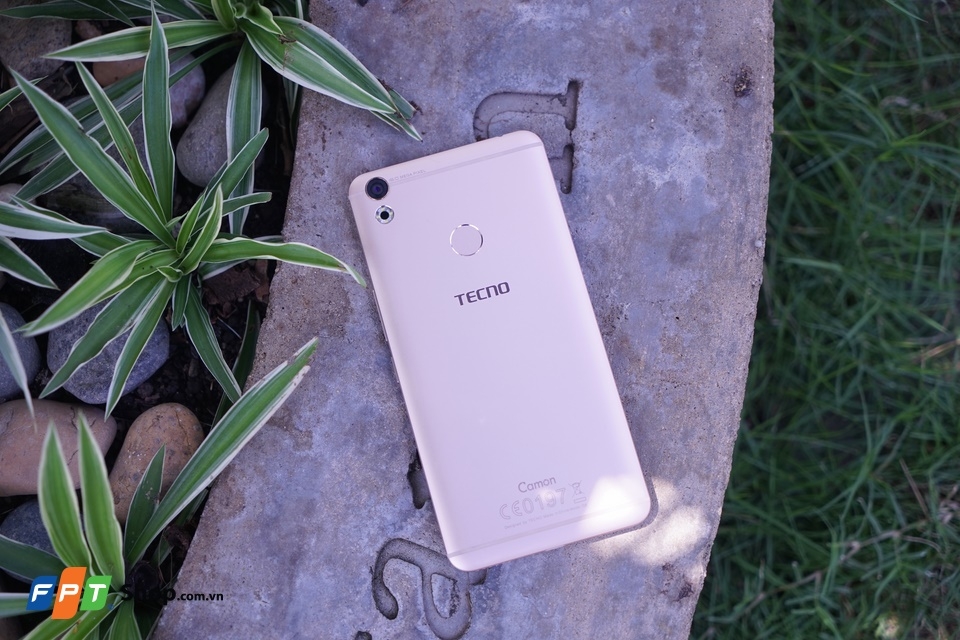 Trên tay Tecno Camon CX: Camera selfie thông số 16MP (Ảnh 1)