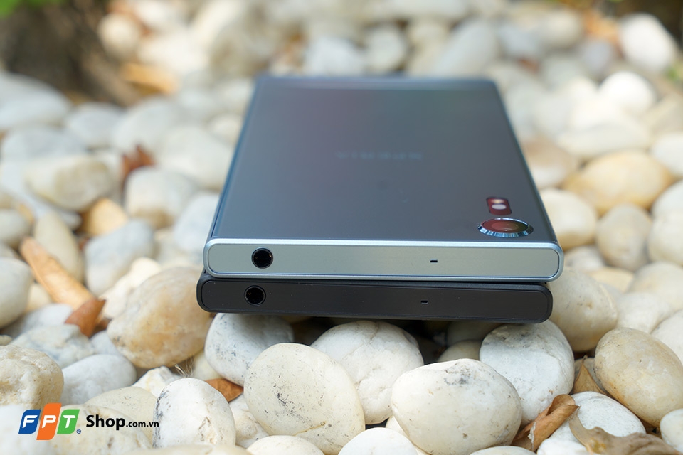 Cạnh trên Xperia XZs Cạnh trên Xperia XZs