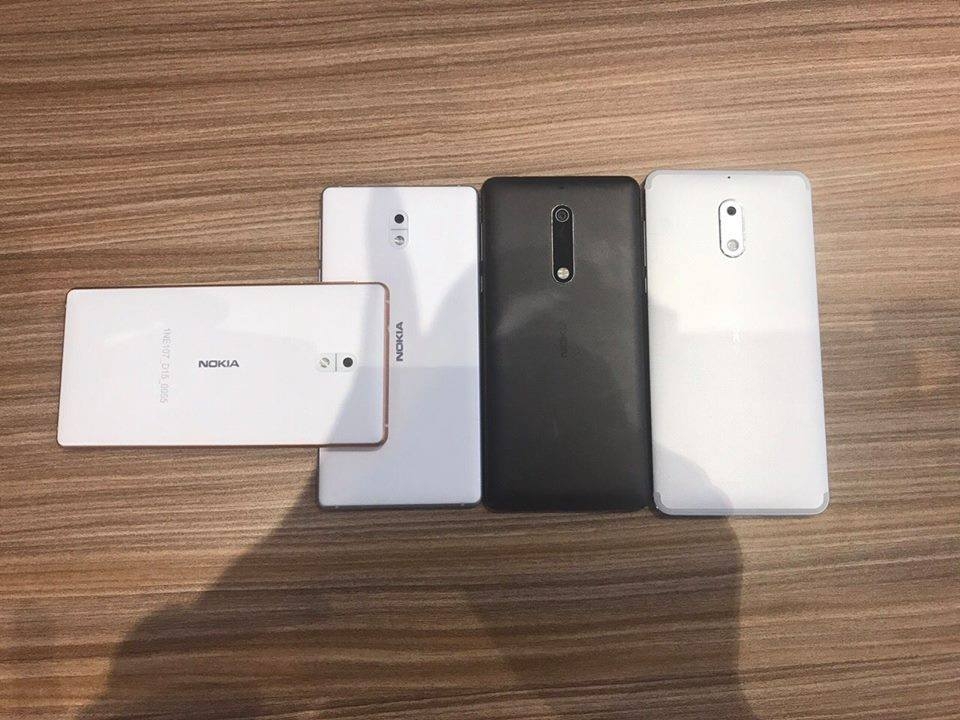 Trên tay Nokia 3 5 6 3310 tại Việt Nam Trên tay Nokia 3 5 6 3310 tại Việt Nam