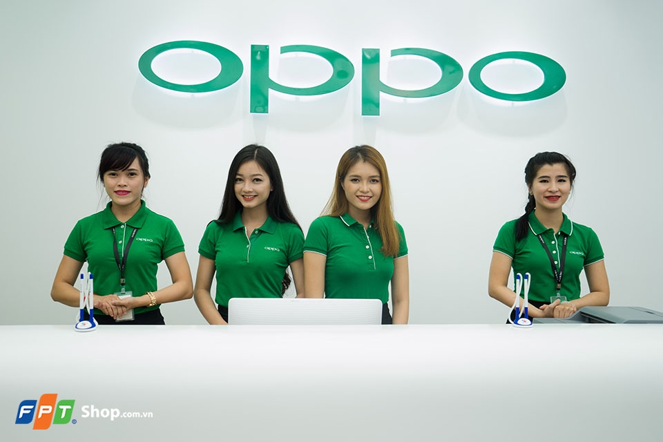 Trên tay OPPO R9s Fresh Green tại OPPO Brand Shop (Ảnh 4) Trên tay OPPO R9s Fresh Green tại OPPO Brand Shop (Ảnh 4)