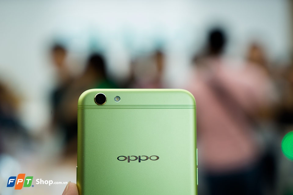 Trên tay OPPO R9s Fresh Green tại OPPO Brand Shop (Ảnh 6) Trên tay OPPO R9s Fresh Green tại OPPO Brand Shop (Ảnh 6)