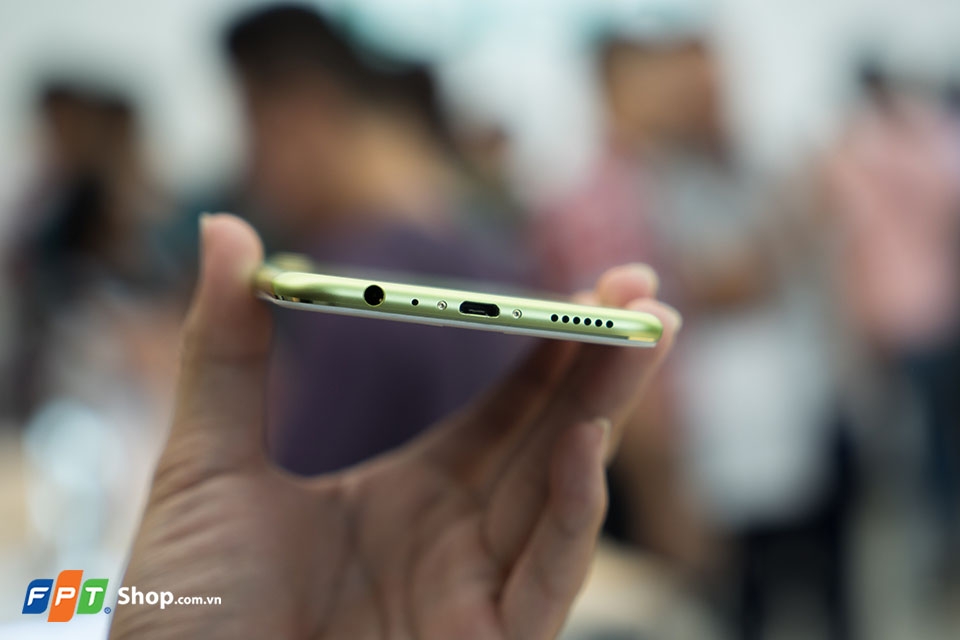 Trên tay OPPO R9s Fresh Green tại OPPO Brand Shop (Ảnh 8) Trên tay OPPO R9s Fresh Green tại OPPO Brand Shop (Ảnh 8)